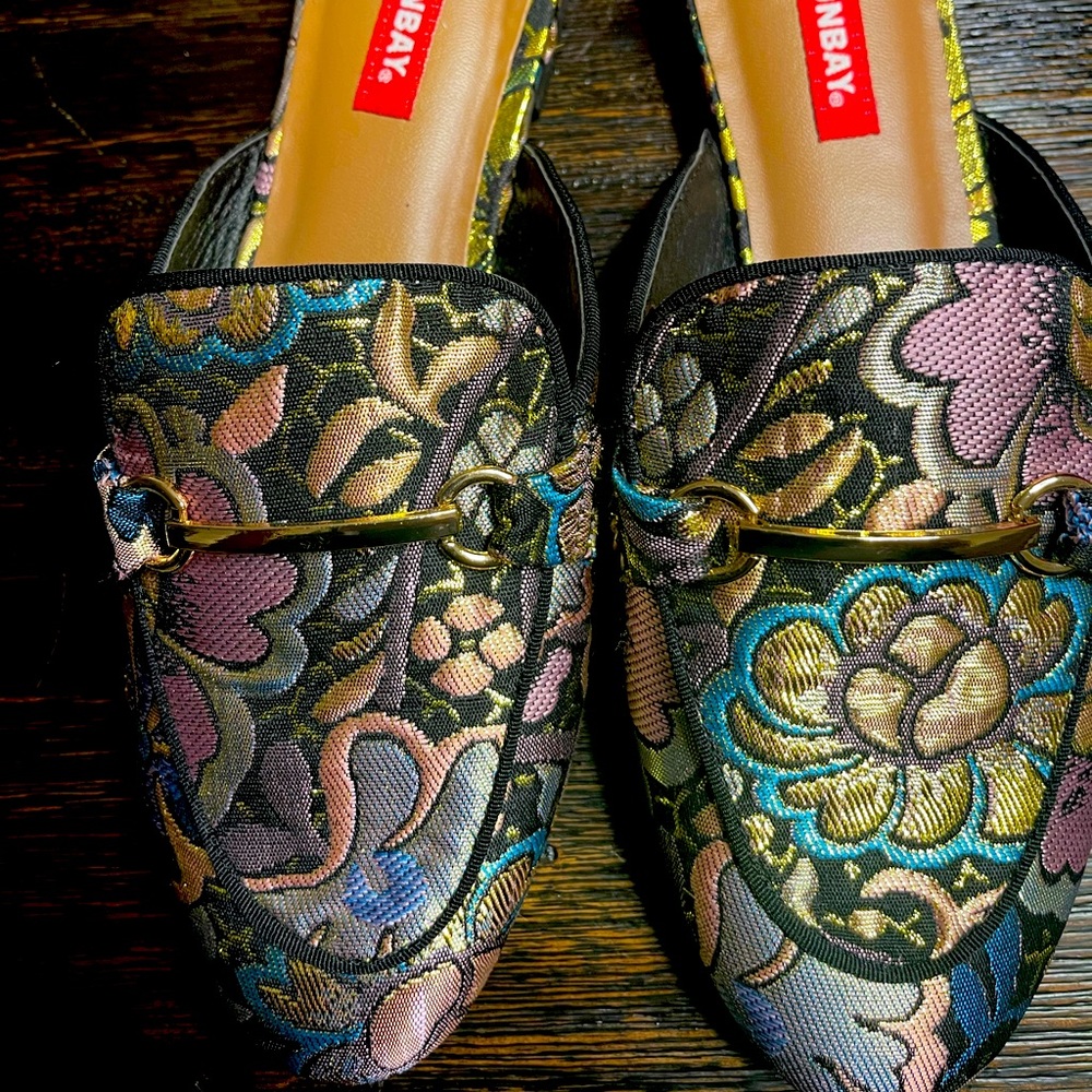 New without the tags, Unionbay Slides